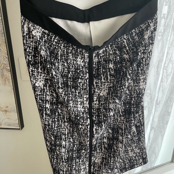 Vince Camino black and white pencil skirt - Picture 2 of 4